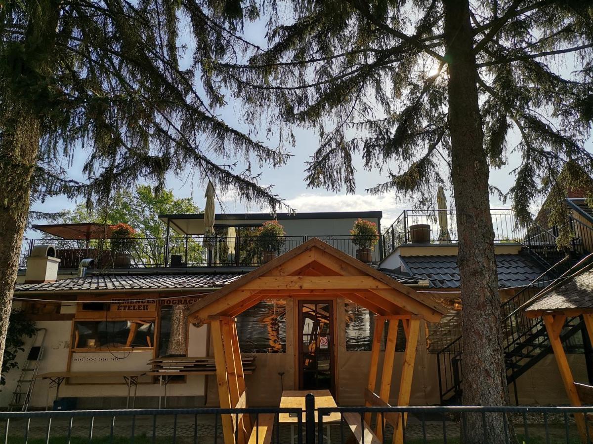 Bed and Breakfast No Stress Panzio-Pizzeria-Sporttabor Harkány Exteriér fotografie